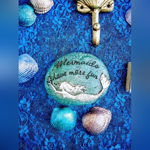4 piece Mermaid bundle,& Real hand painted sea shells are included too! - Picture 8 of 12